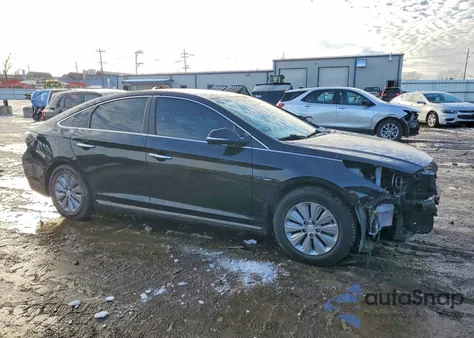 2016 Hyundai Sonata Hybrid z USA, uszkodzony, nr VIN KMHE24L18GA030326